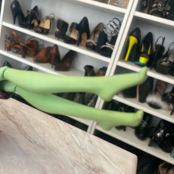 [SOLD] Jinafire Long Venus McFlytrap Fierce Rockers 2 Dolls - Picture 12 of 15